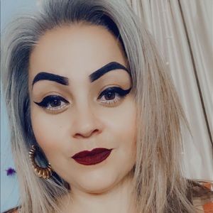 Meet your Posher, Felicia